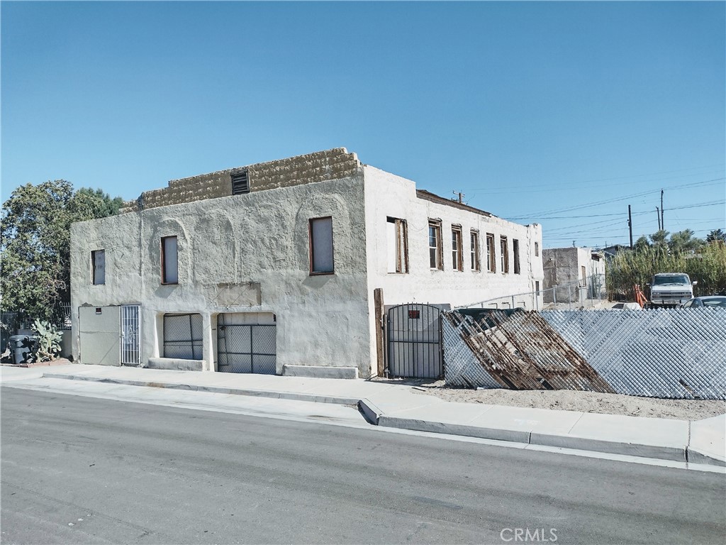 508 E White Street Property Photo 1