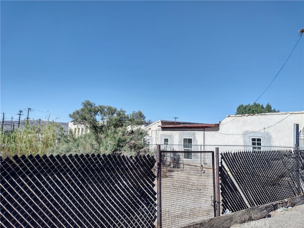 508 E White Street Property Photo 3