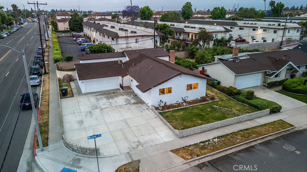 8151 Orangewood Ave Property Photo 6