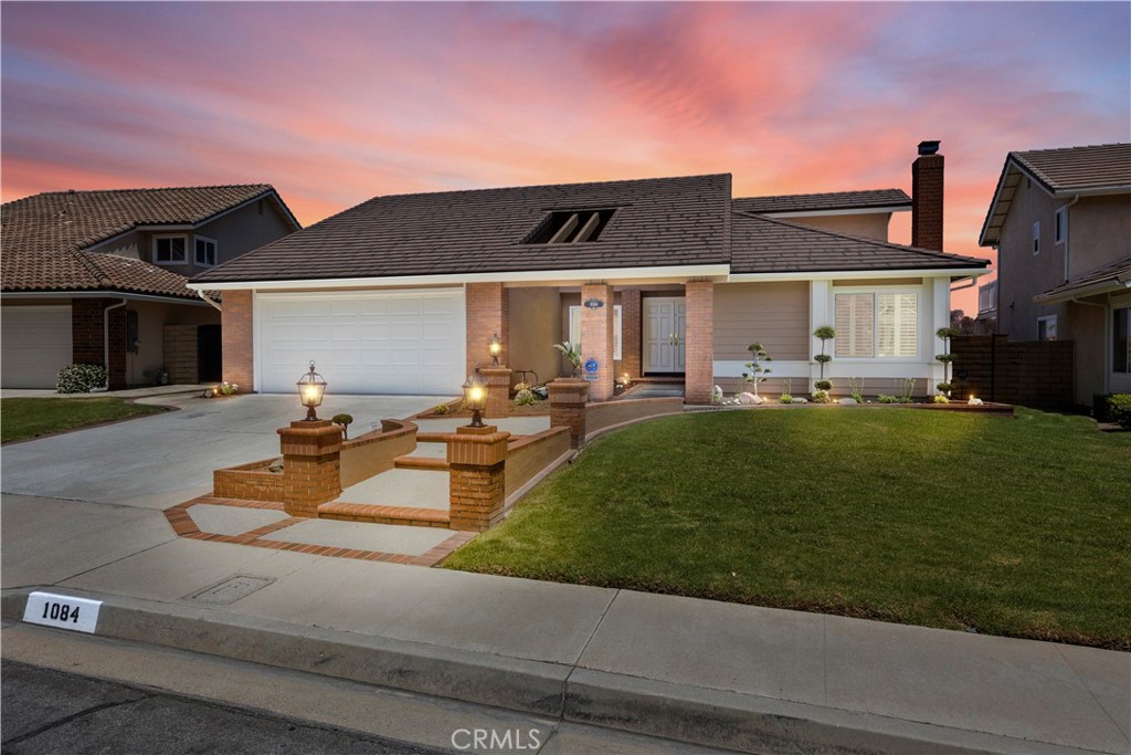 1084 S Burlwood Drive Property Photo 1