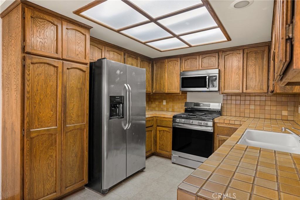 14000 Cerise Avenue Property Photo 1