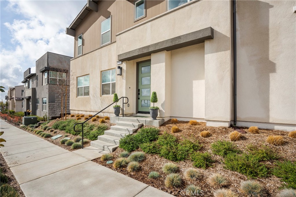 15820 Caterpillar Drive Property Photo 2