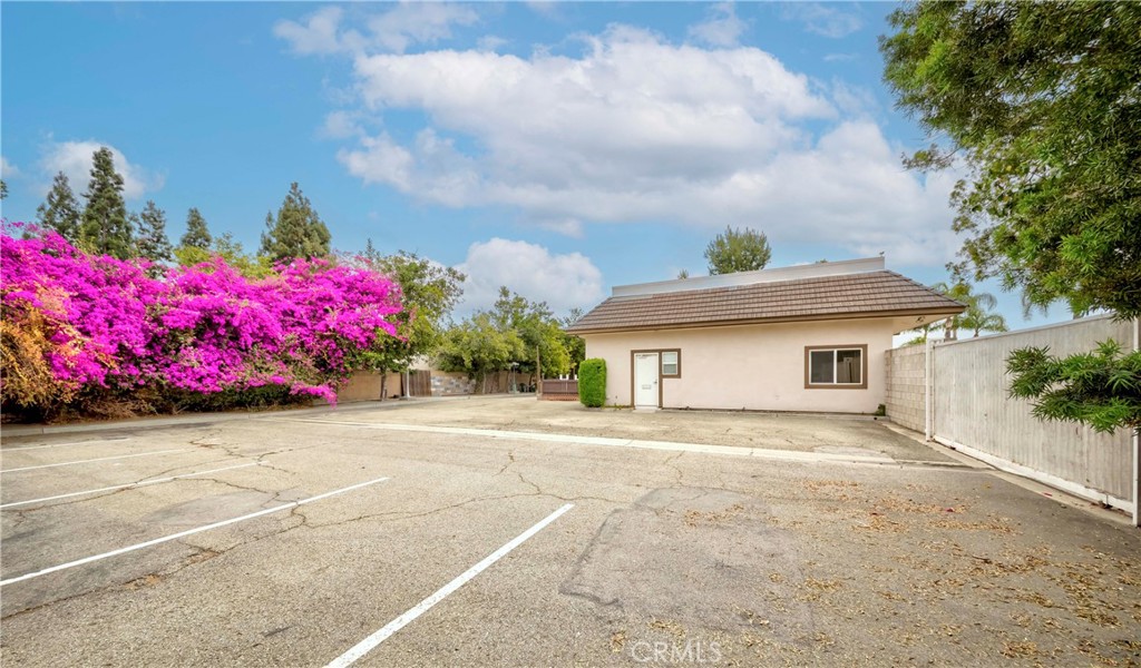 8111 Commonwealth Avenue Property Photo 12