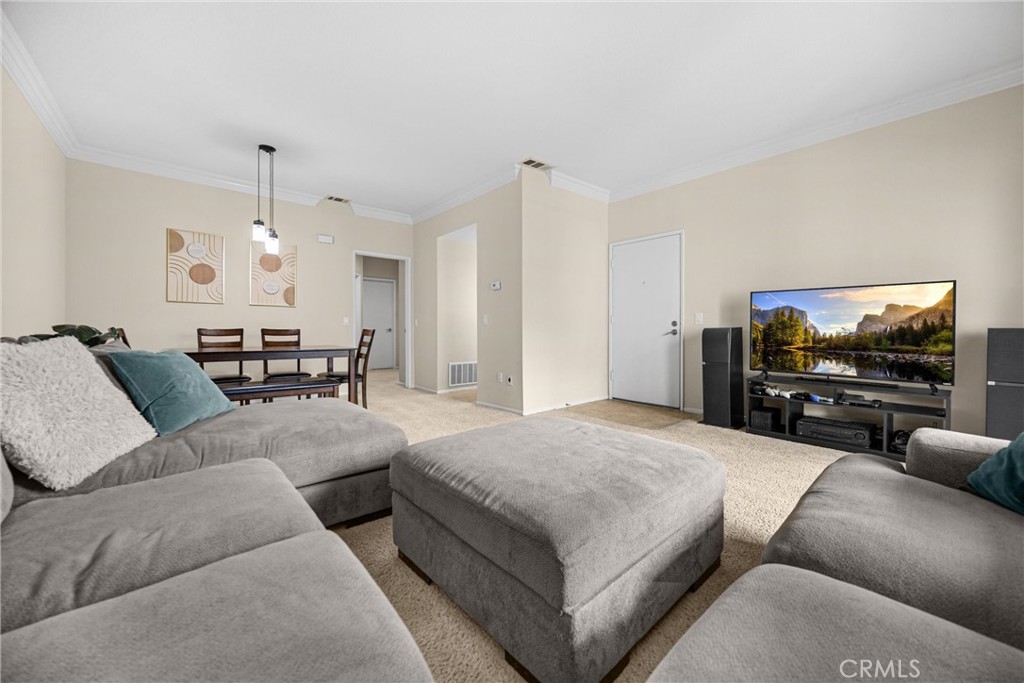777 S Citrus Avenue 221 Property Photo 1
