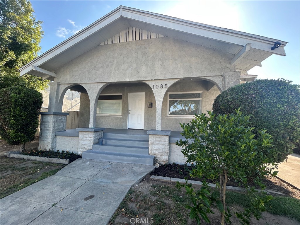 1085 Raymond Avenue Property Photo 1