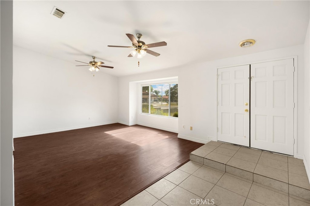 861 S Arrowhead Avenue Property Photo 5
