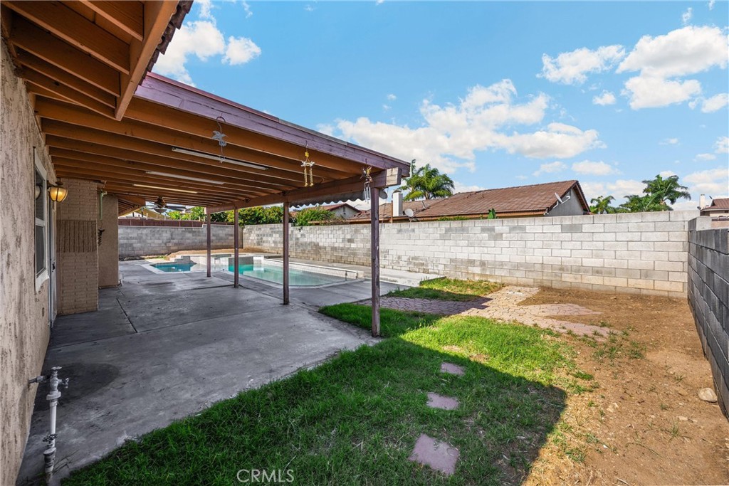 861 S Arrowhead Avenue Property Photo 33