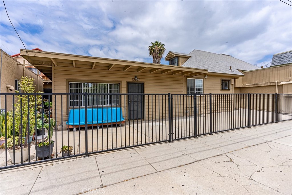 13809 Funston Avenue Property Photo 6