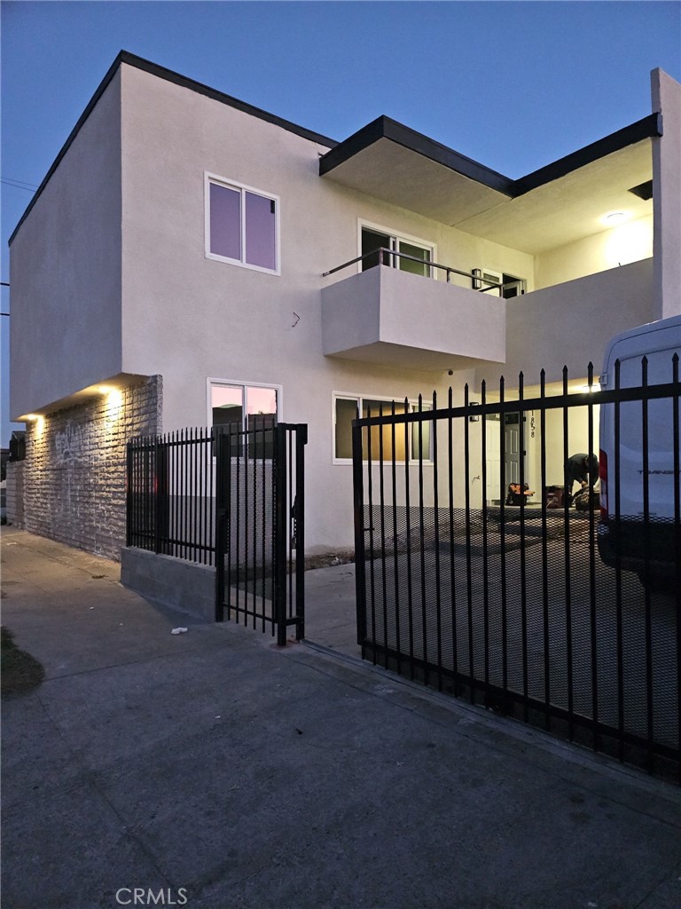 1858 W 48th Street 2 Property Photo 1