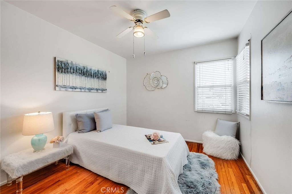 1206 W 187th Place Property Photo 17