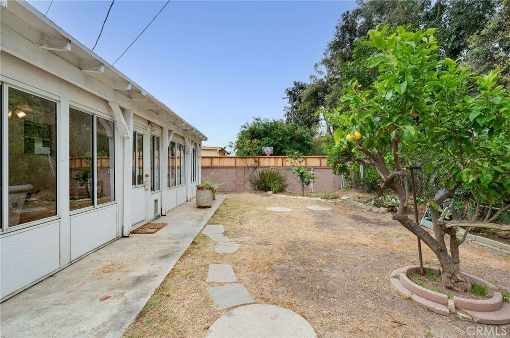 1206 W 187th Place Property Photo 27