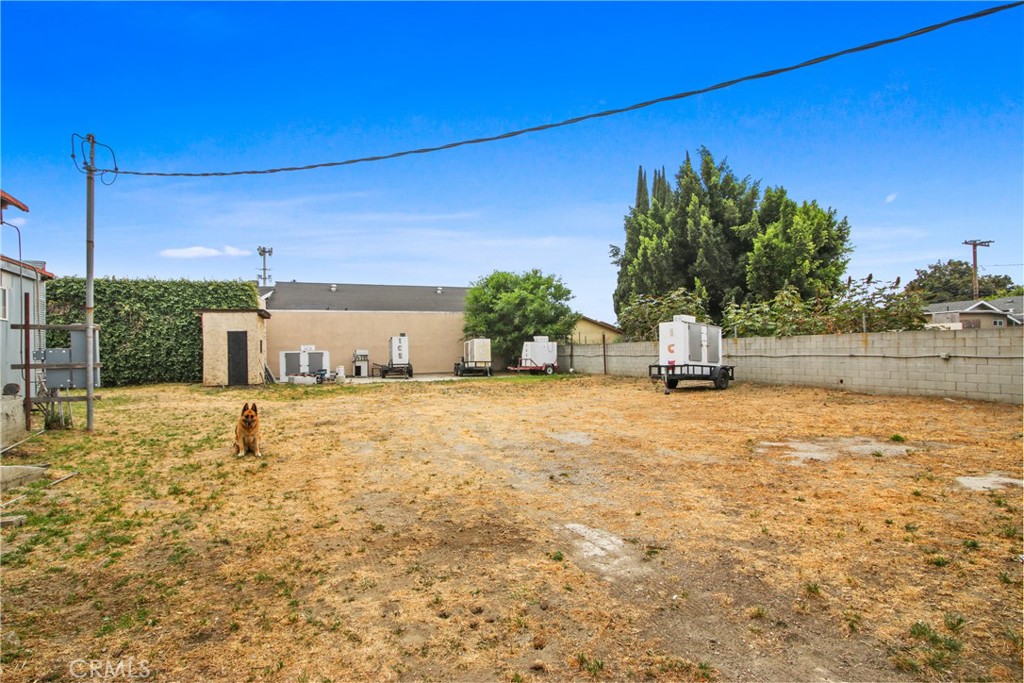 911 N Alameda Property Photo 18