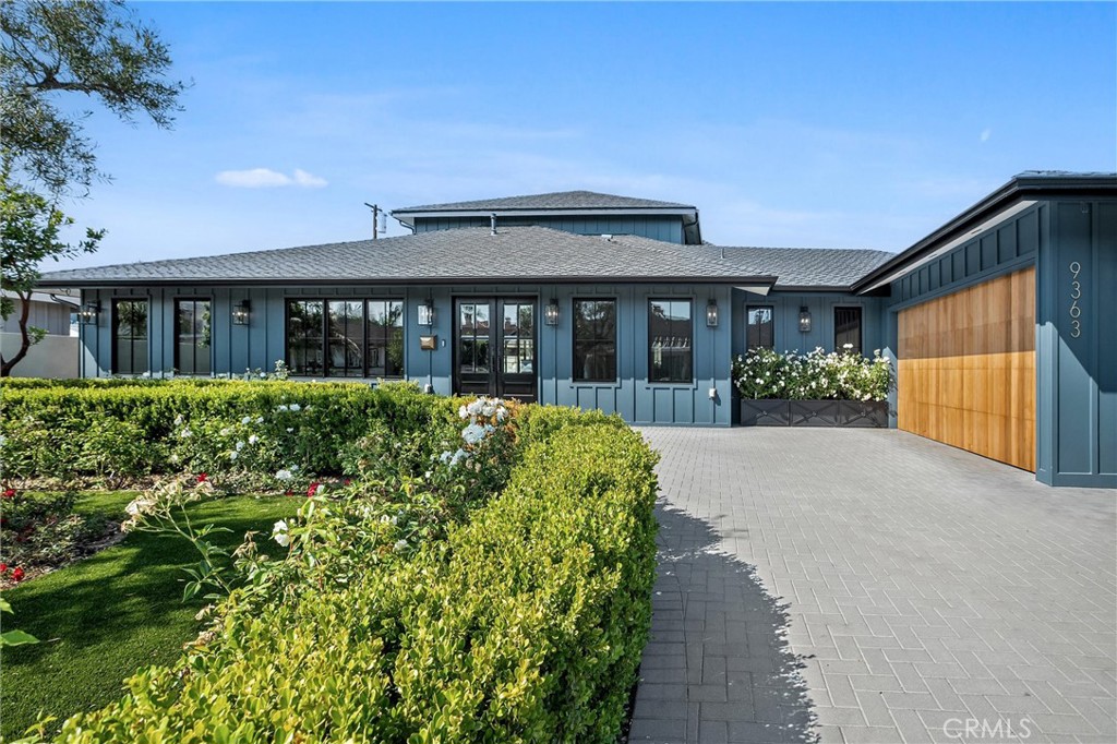 9363 Dinsdale Street Property Photo 1