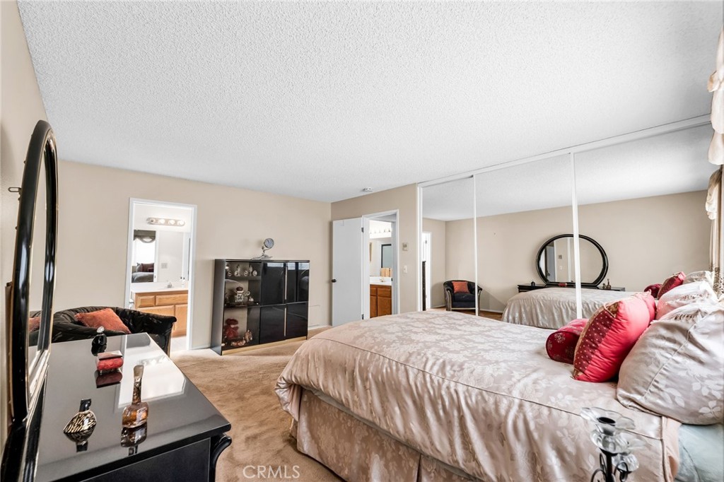 910 S Leland Street 2 Property Photo 5