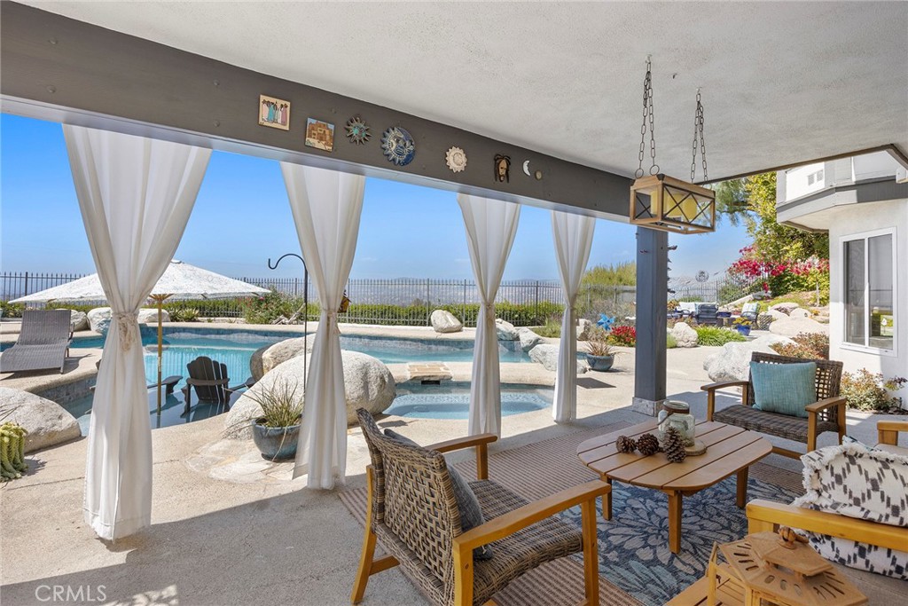 720 S Bunting Court Property Photo 4