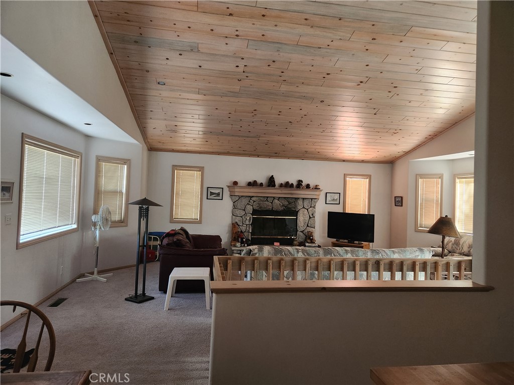 530 Villa Grove Avenue Property Photo 6