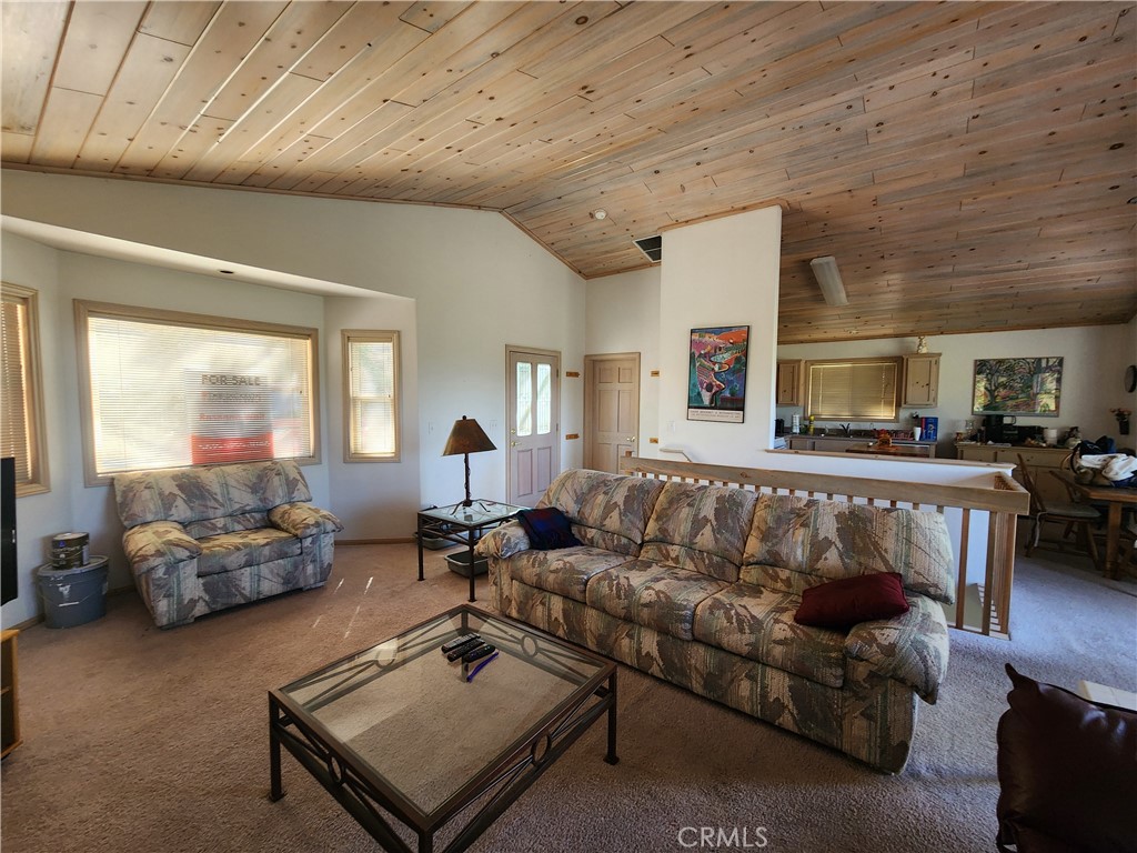 530 Villa Grove Avenue Property Photo 8