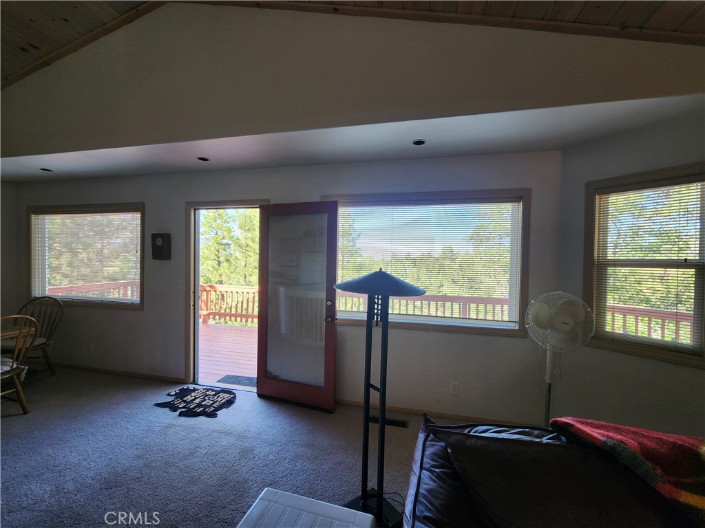 530 Villa Grove Avenue Property Photo 11