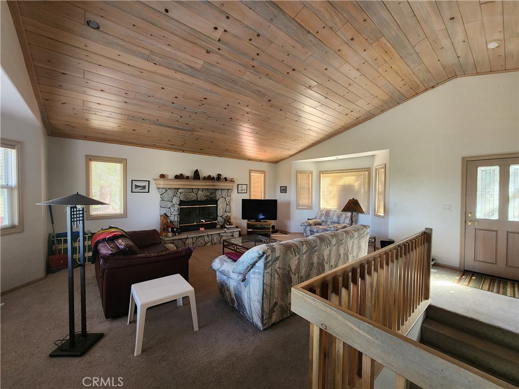 530 Villa Grove Avenue Property Photo 14