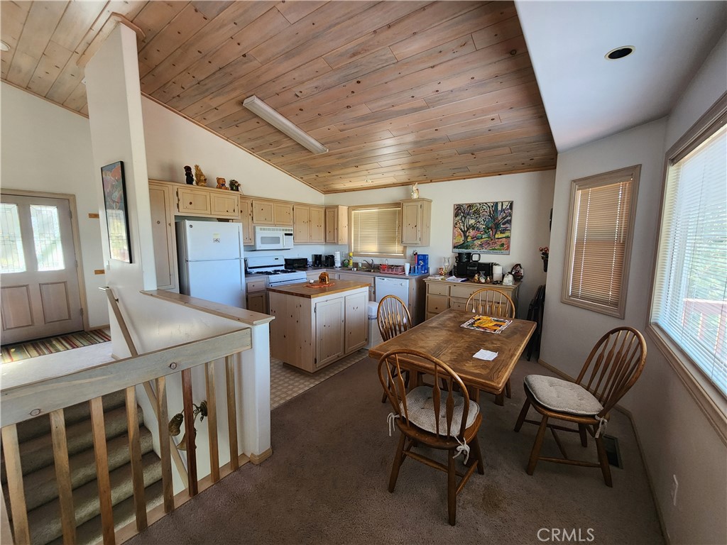 530 Villa Grove Avenue Property Photo 17