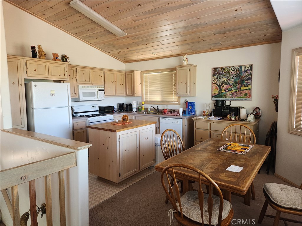 530 Villa Grove Avenue Property Photo 18