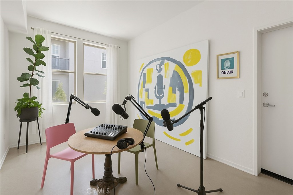 253 N Bush Street Property Photo 1