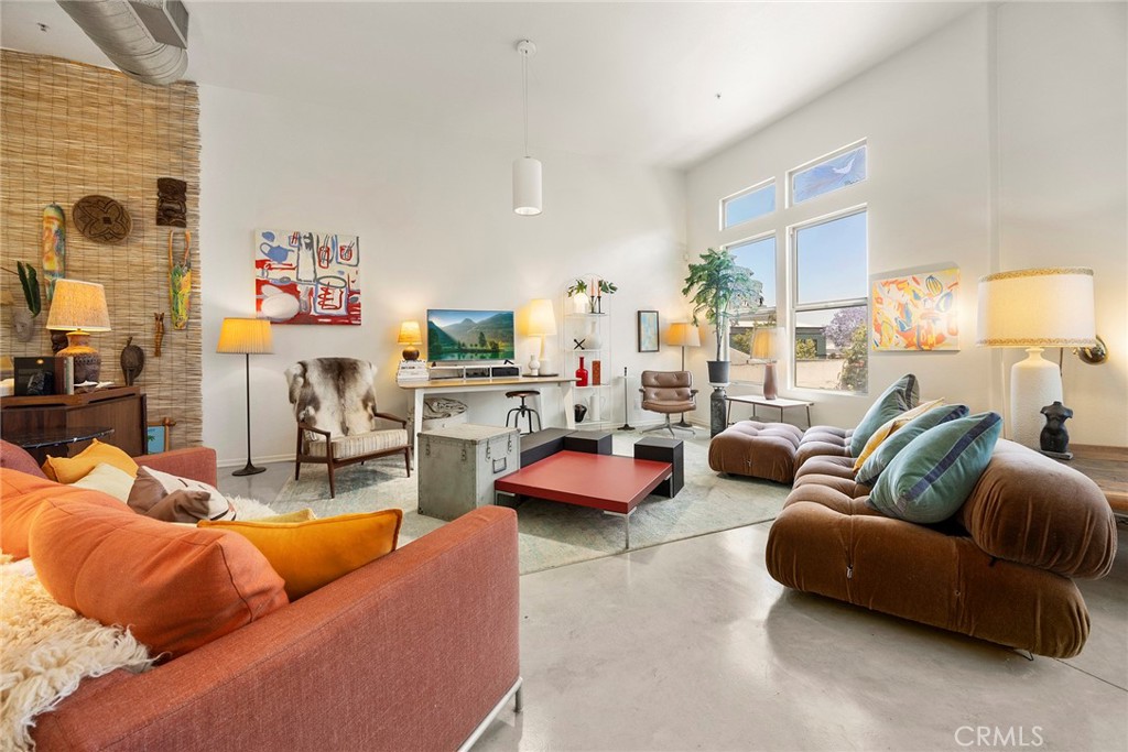 253 N Bush Street Property Photo 2