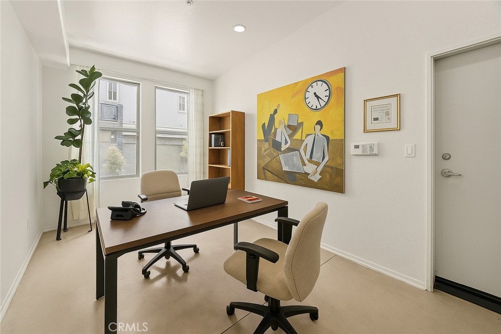 253 N Bush Street Property Photo 4