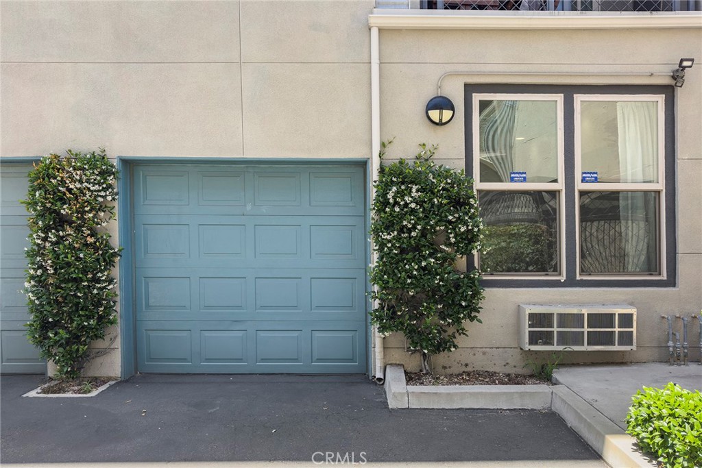 253 N Bush Street Property Photo 5