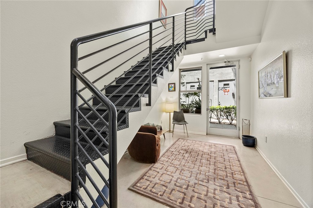 253 N Bush Street Property Photo 5