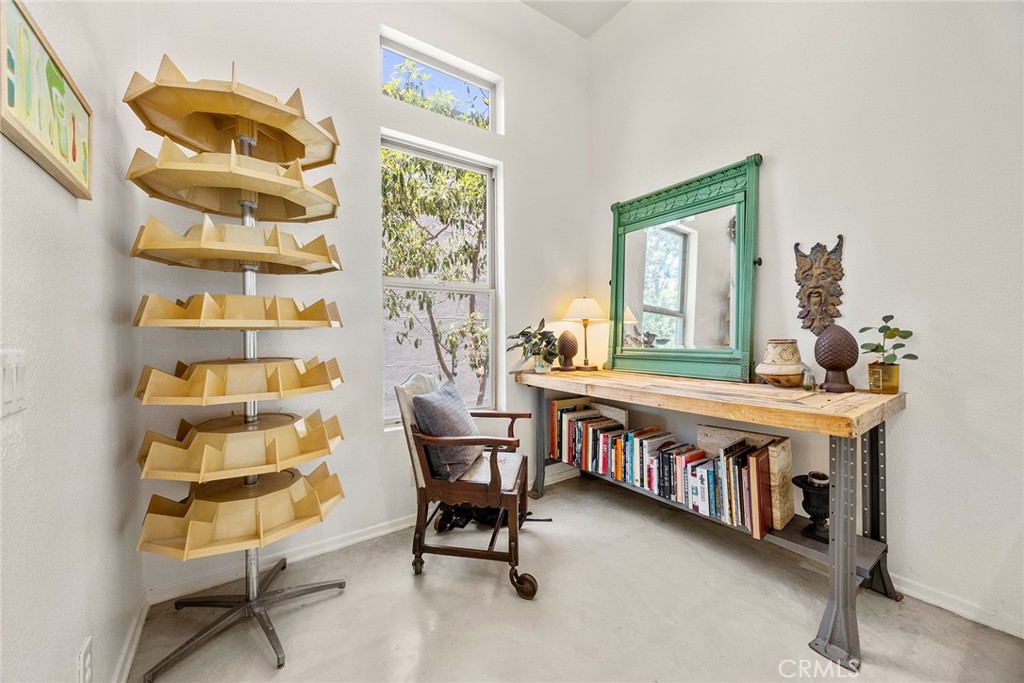 253 N Bush Street Property Photo 10