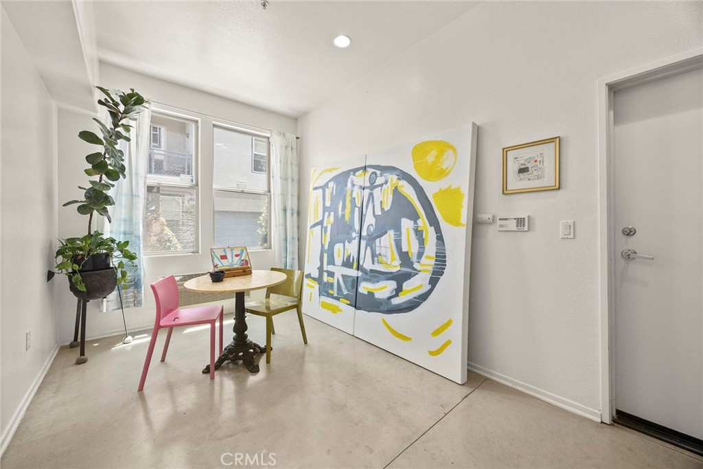 253 N Bush Street Property Photo 16