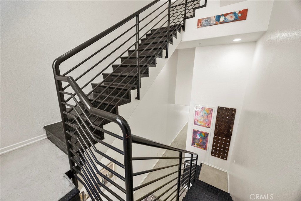 253 N Bush Street Property Photo 18