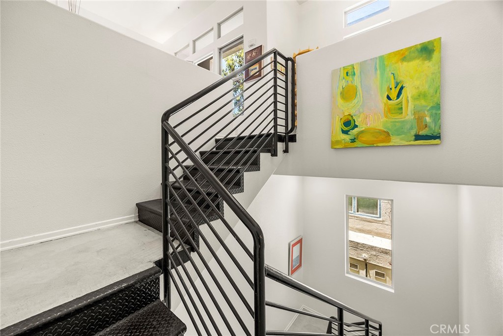 253 N Bush Street Property Photo 19