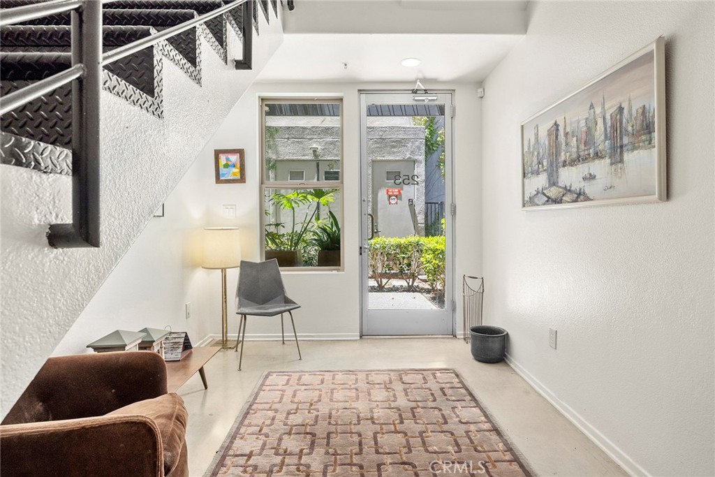 253 N Bush Street Property Photo 20