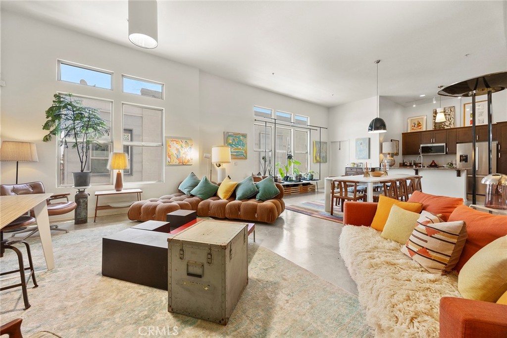 253 N Bush Street Property Photo 22