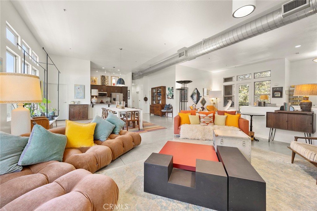 253 N Bush Street Property Photo 23