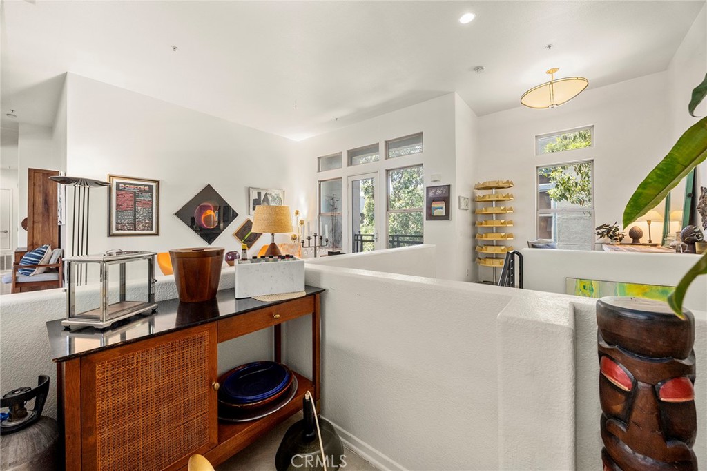 253 N Bush Street Property Photo 25