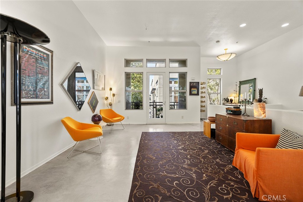 253 N Bush Street Property Photo 33