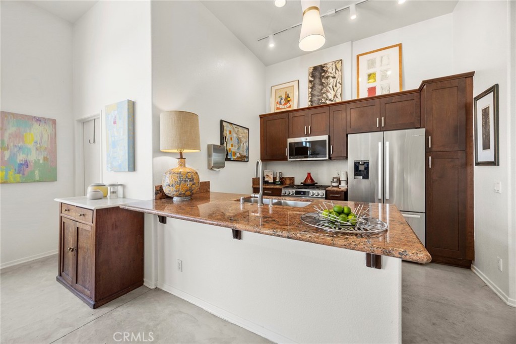 253 N Bush Street Property Photo 37