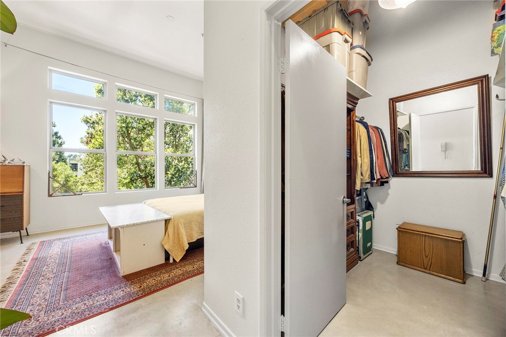 253 N Bush Street Property Photo 45
