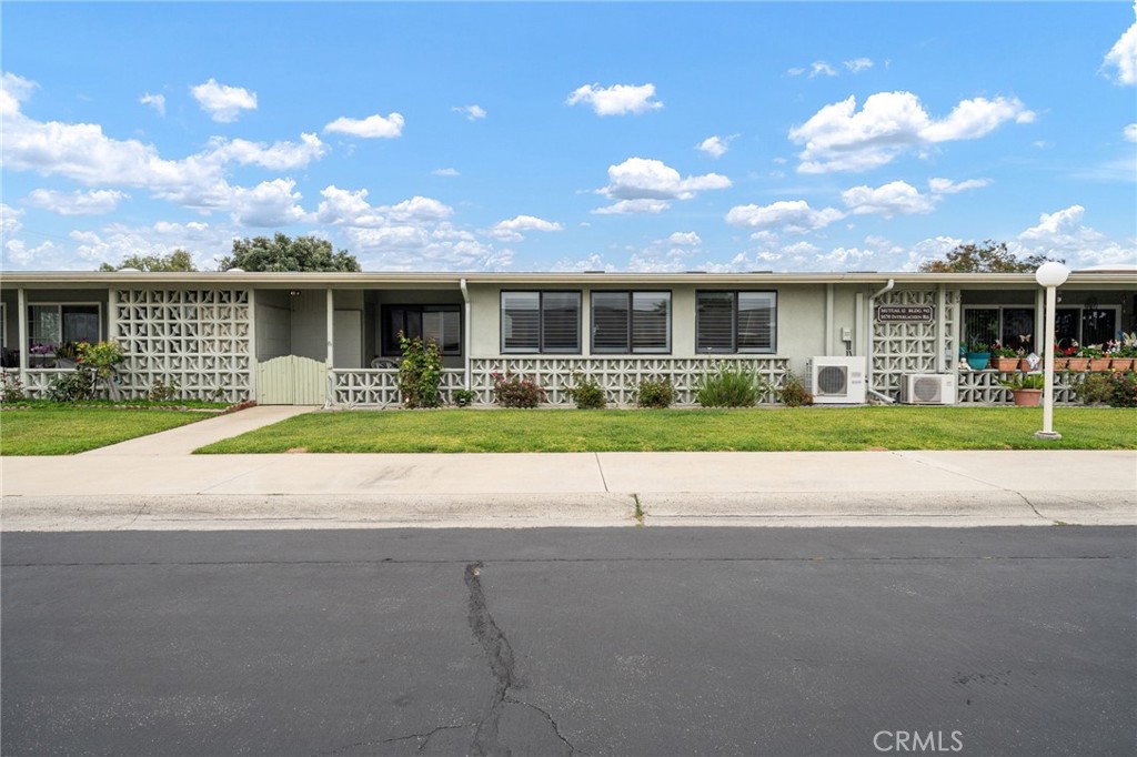 1670 Interlachen Road 43j Property Photo 1