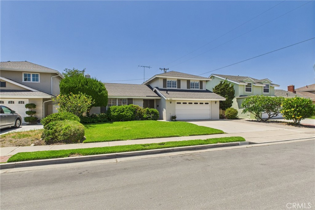 10469 Gregory Circle Property Photo 4