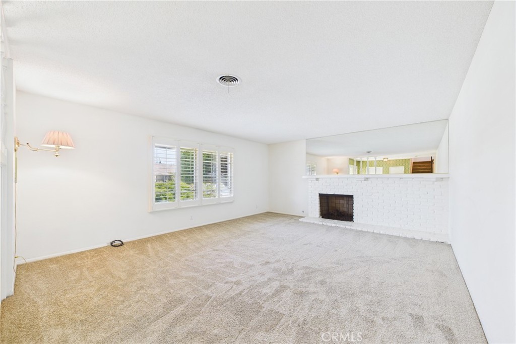 10469 Gregory Circle Property Photo 5