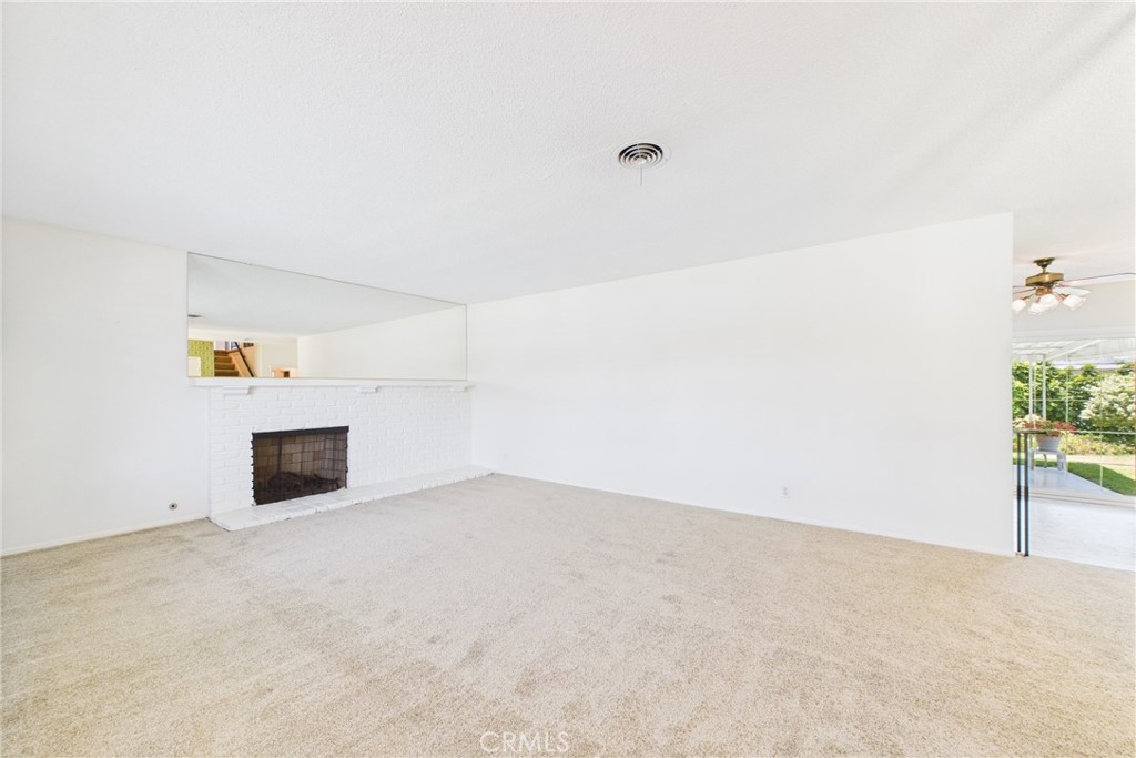 10469 Gregory Circle Property Photo 6