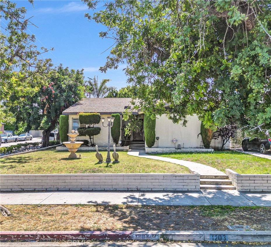 1203 N Banning Boulevard Property Photo 1