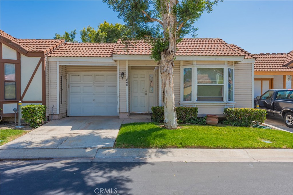 1860 Home Terrace Property Photo 1