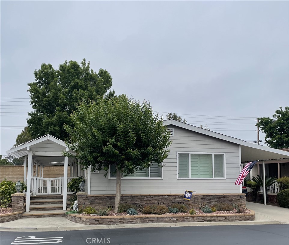 686 Wood Lake Drive 8 Property Photo 1