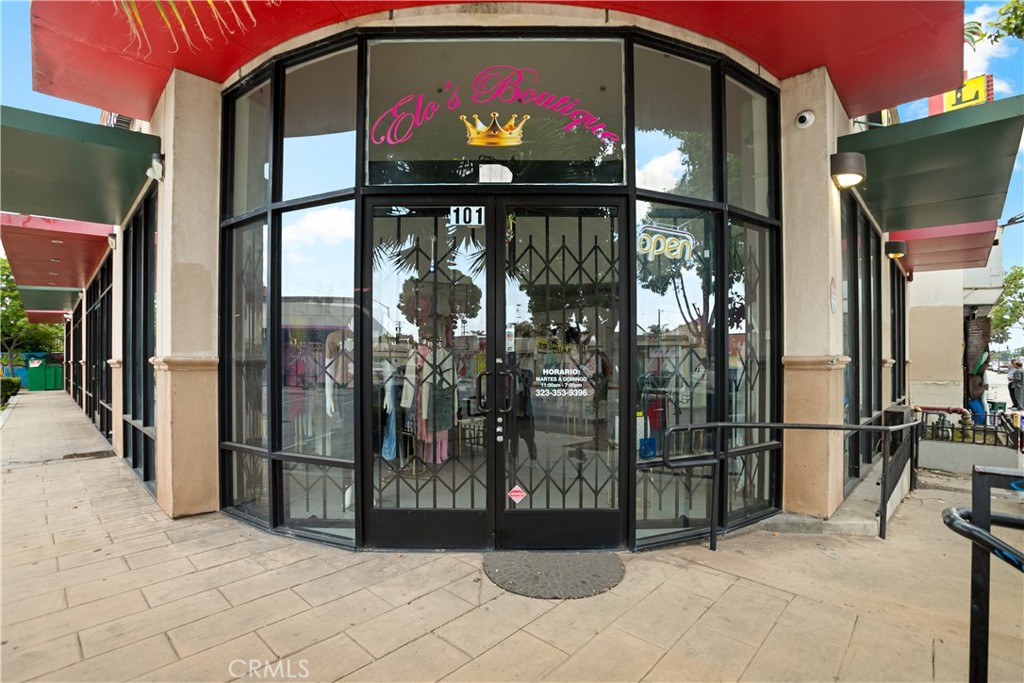 3006 E Florence Avenue Property Photo 3