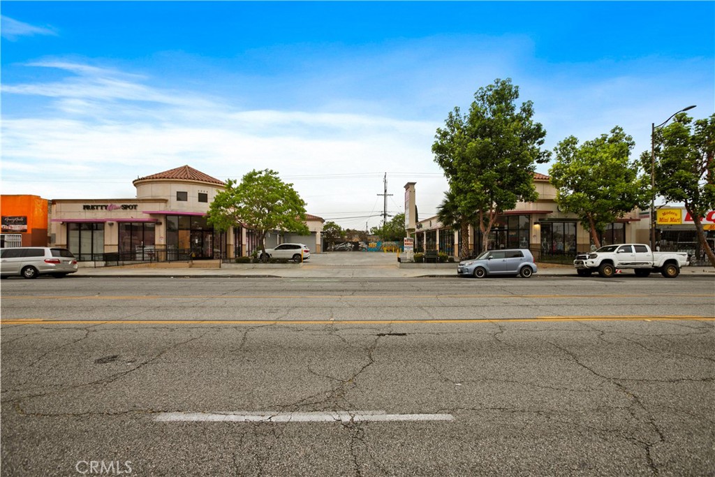 3006 E Florence Avenue Property Photo 13